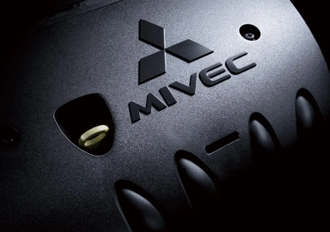 محرك بترول بتقنية MIVEC بسعة 3.0 لتر