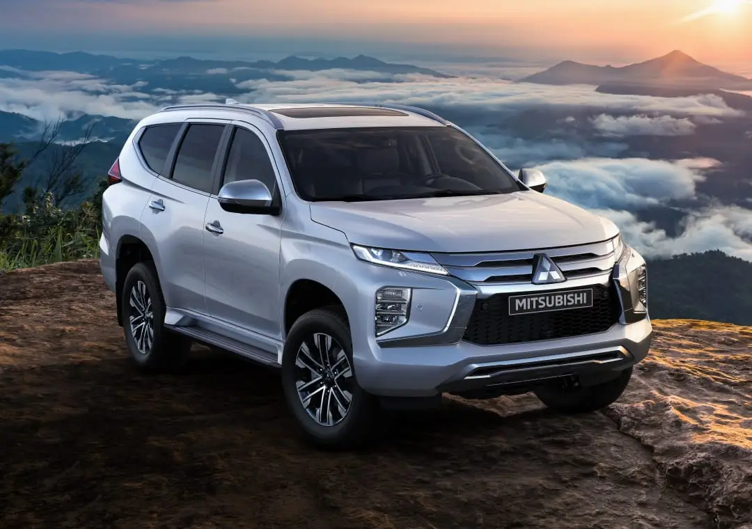 لون أبيض ماسي جديد