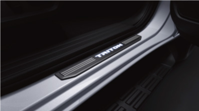 دعاسات عتبة مضيئة